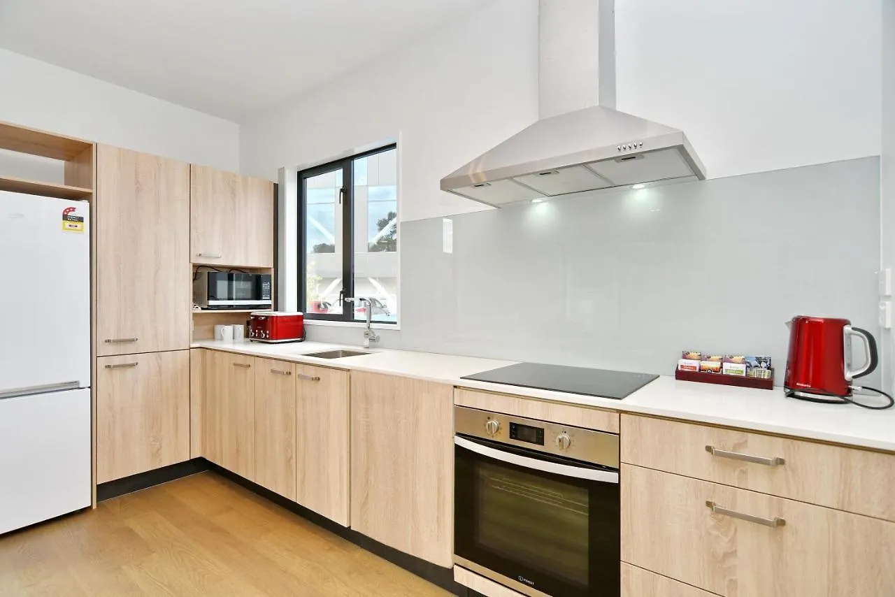Salisbury Style - Modern City Apartment - Christchurch Holiday Homes
