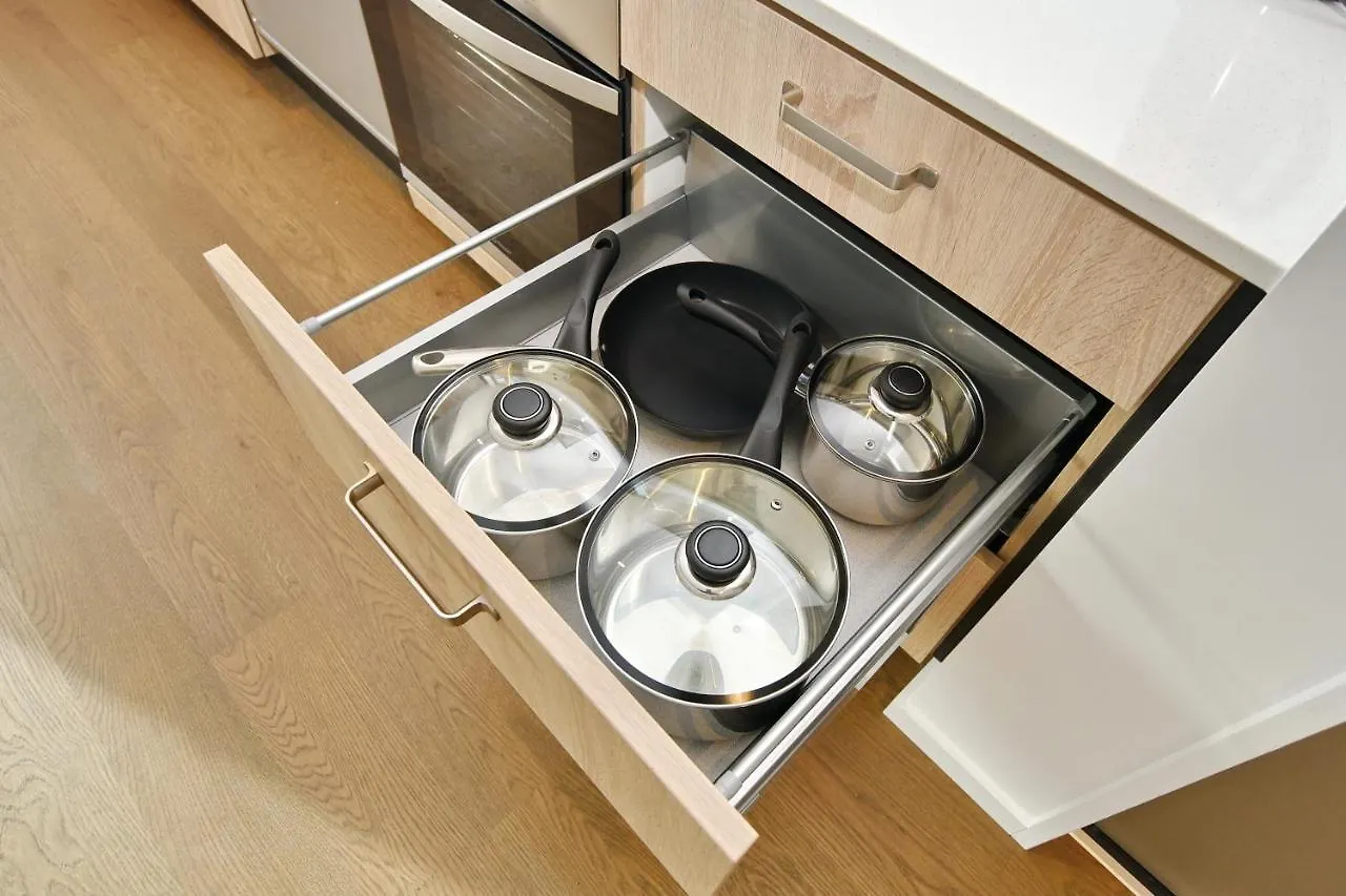 Salisbury Style - Modern City Apartment - Christchurch Holiday Homes