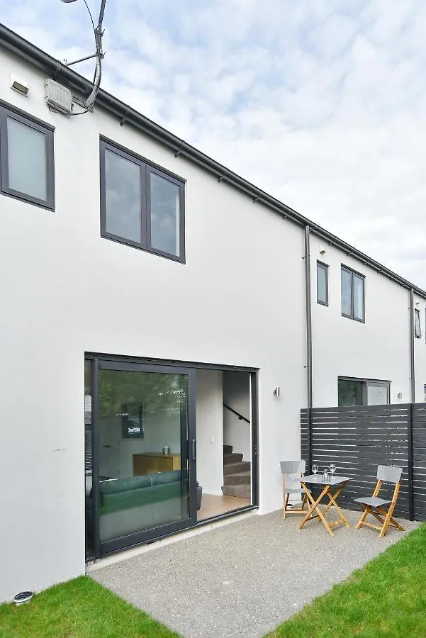 Salisbury Style - Modern City Apartment - Christchurch Holiday Homes