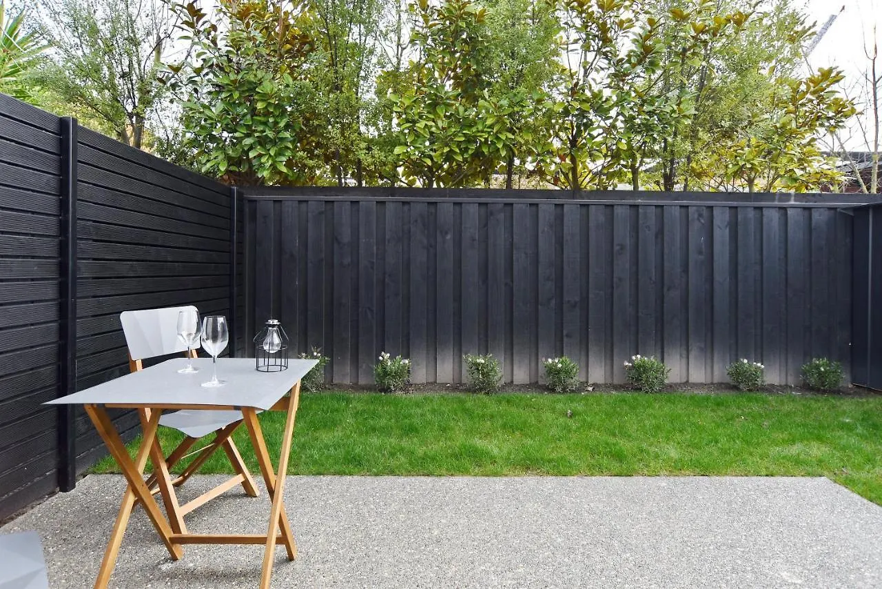 Salisbury Style - Modern City Apartment - Christchurch Holiday Homes