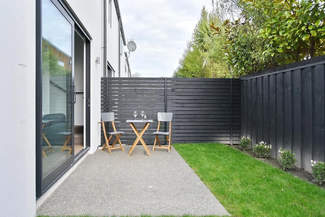 Salisbury Style - Modern City Apartment - Christchurch Holiday Homes