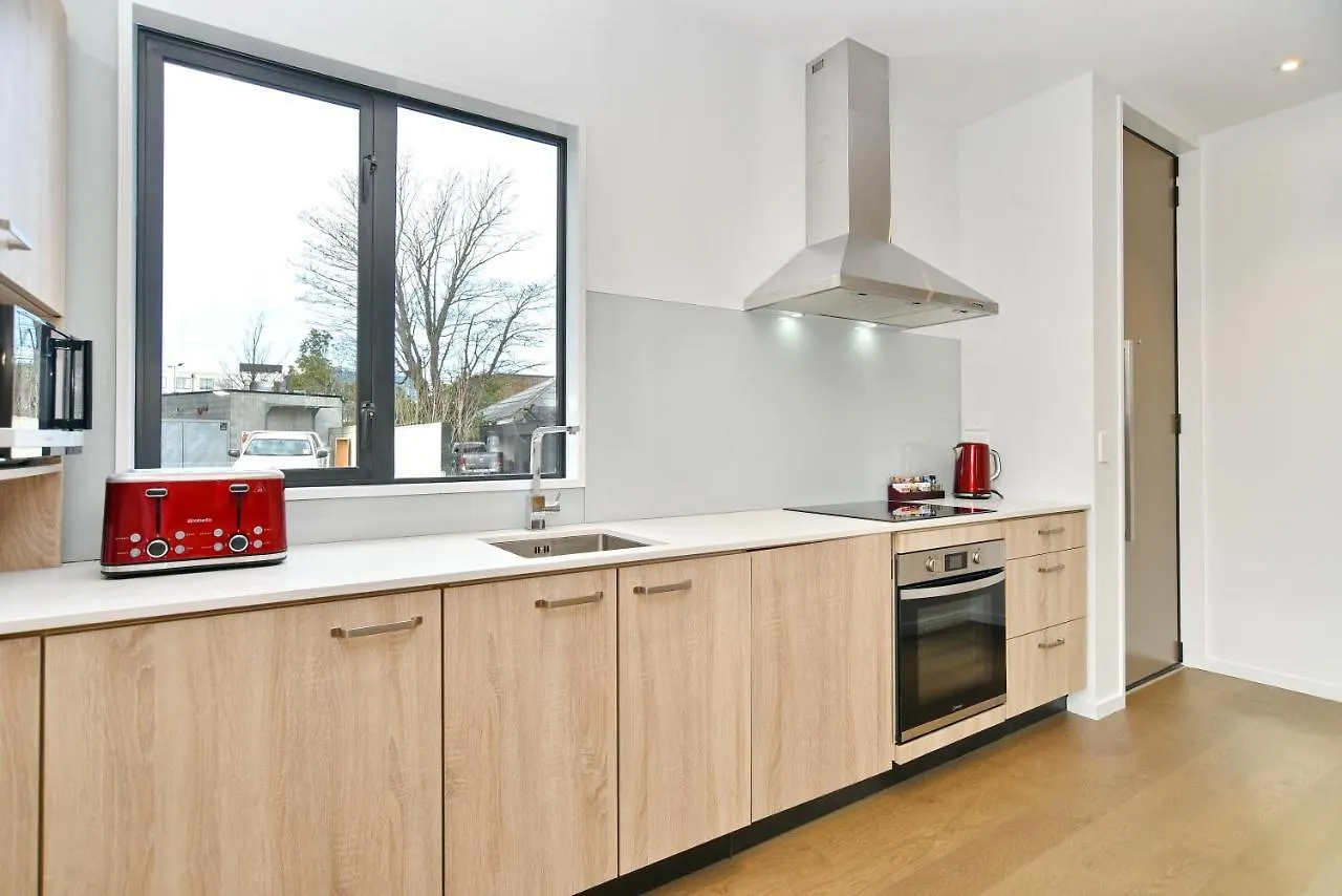 Salisbury Style - Modern City Apartment - Christchurch Holiday Homes